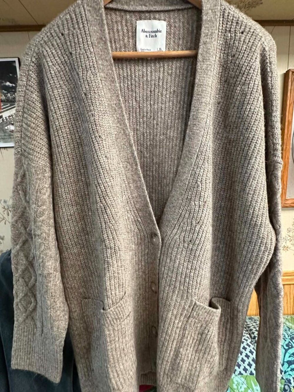 AberCrombie & Fitch ladies sweater